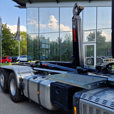 Actros 3-Achser Abrollkipper 6x2