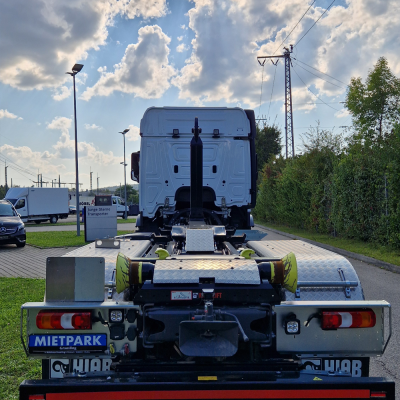 Actros 3-Achser Abrollkipper 6x2