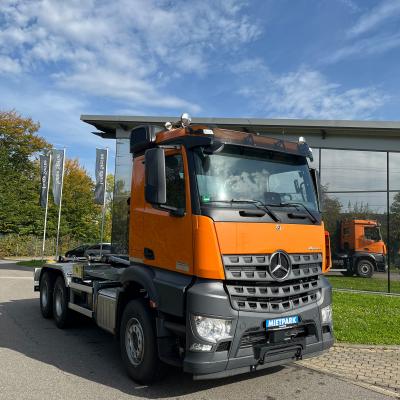 Arocs 3-Achser Abrollkipper 6x4